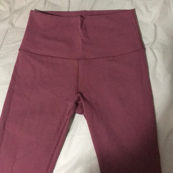 Lulu Lemon Wunder Under - Picture 1 of 4